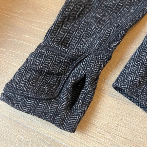 Lululemon Base Runner 1/2 Zip in Herringbone - Picture 4 of 7